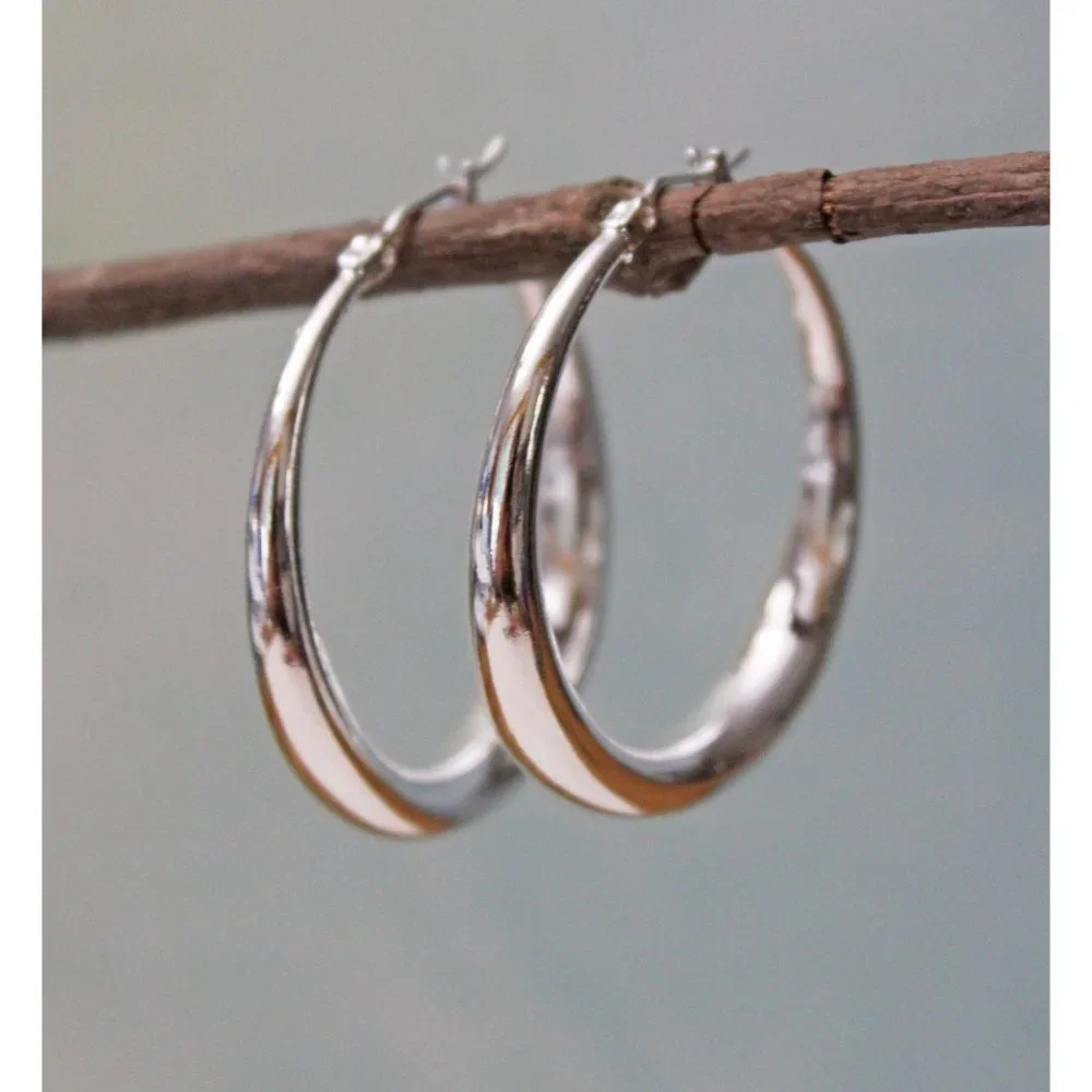 New Sterling Silver Hoop Earrings 1.25 Inches E76 - Picture 3 of 5